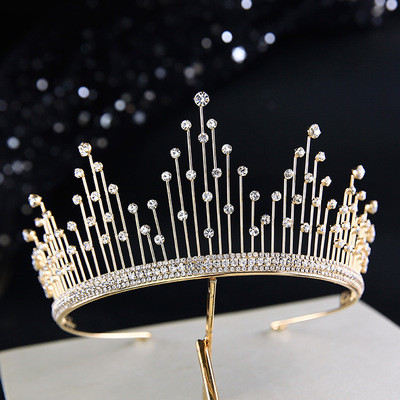 The Luxury Pearl Design Wedding Tiara - Click Image to Close